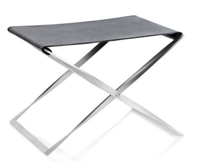 PK91 Falthocker von Fritz Hansen: Moderner Hocker mit schwarzem Leder und Edelstahlgestell.